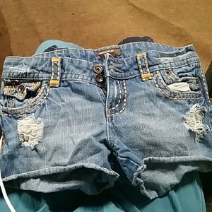Underground Soul size 7 shorts